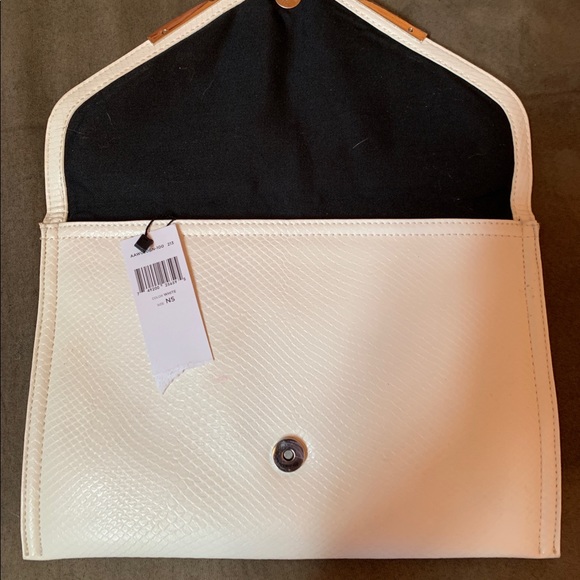 New BCBG clutch! - Picture 2 of 5